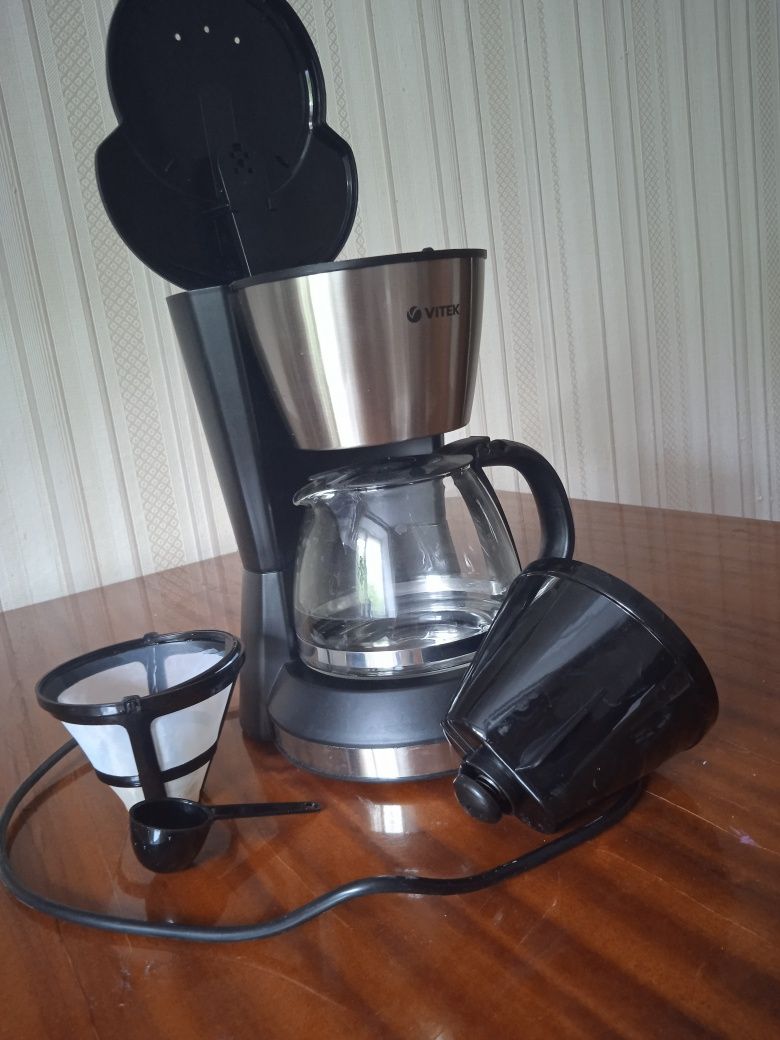 Кофеварка Vitek-1506 VK