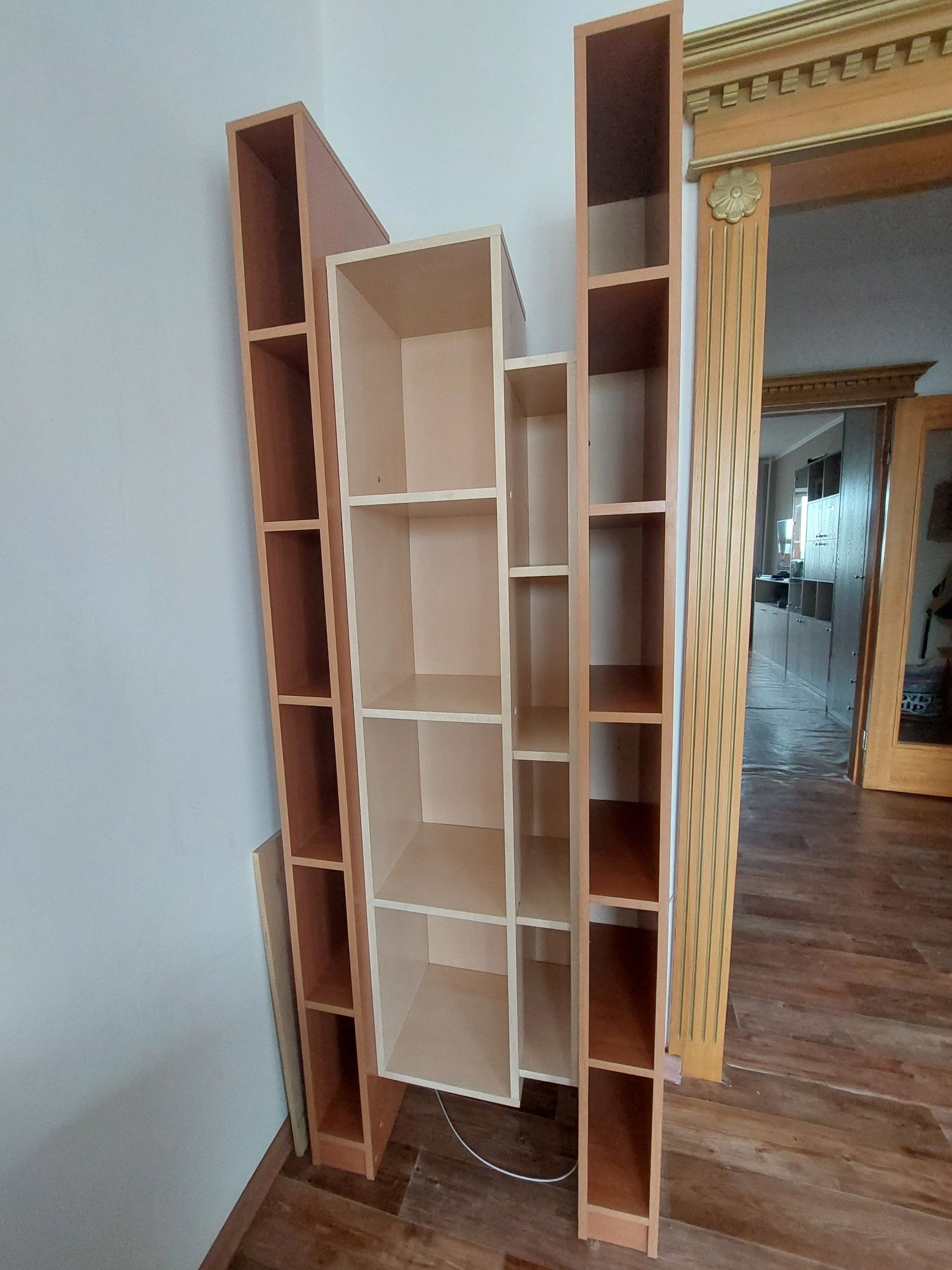 Продам книжный шкаф