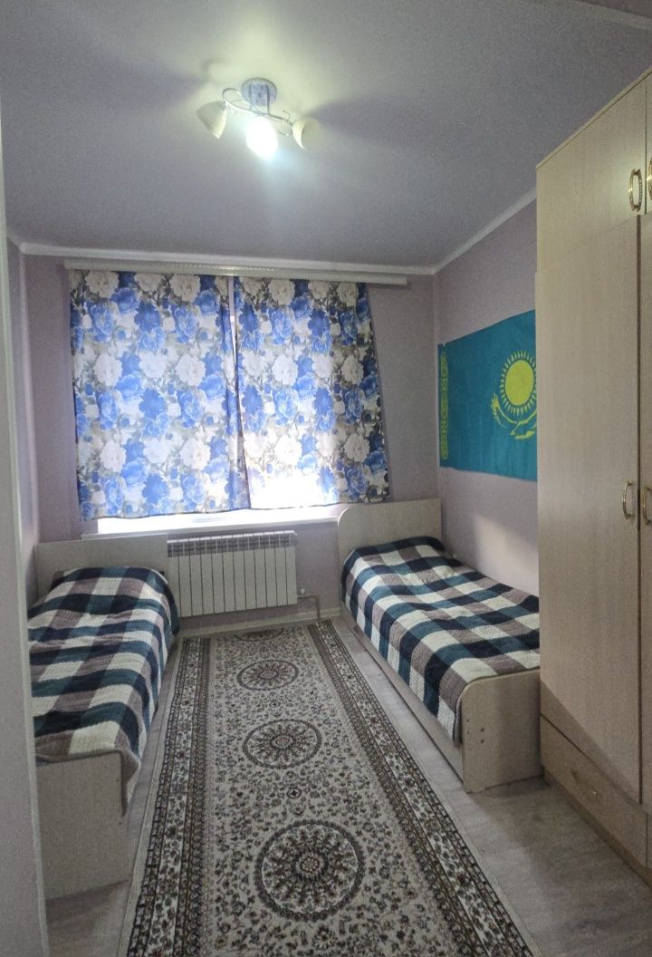 7 бөлмелі үлкен,жарық,кең үй сатылады.