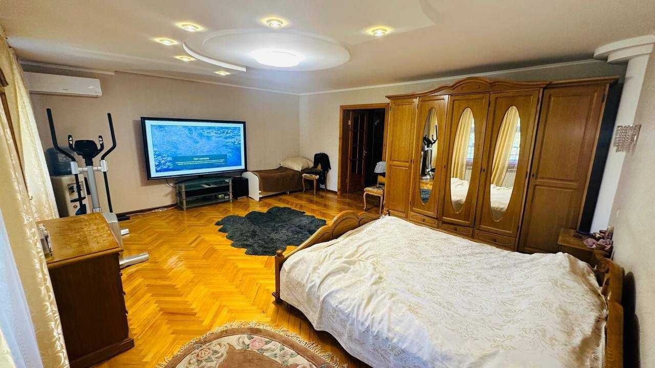 5-комнатная квартира · 170 м² · 3/5 этаж, центр города, Казахтелеком