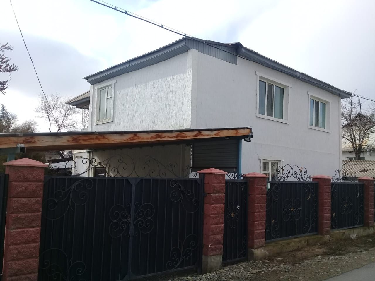 Срочно продам2х этажный дом