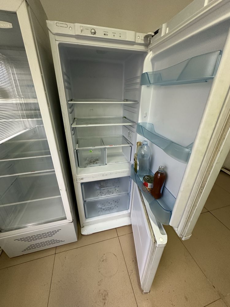 Продам стеллажи, витрины и т.д