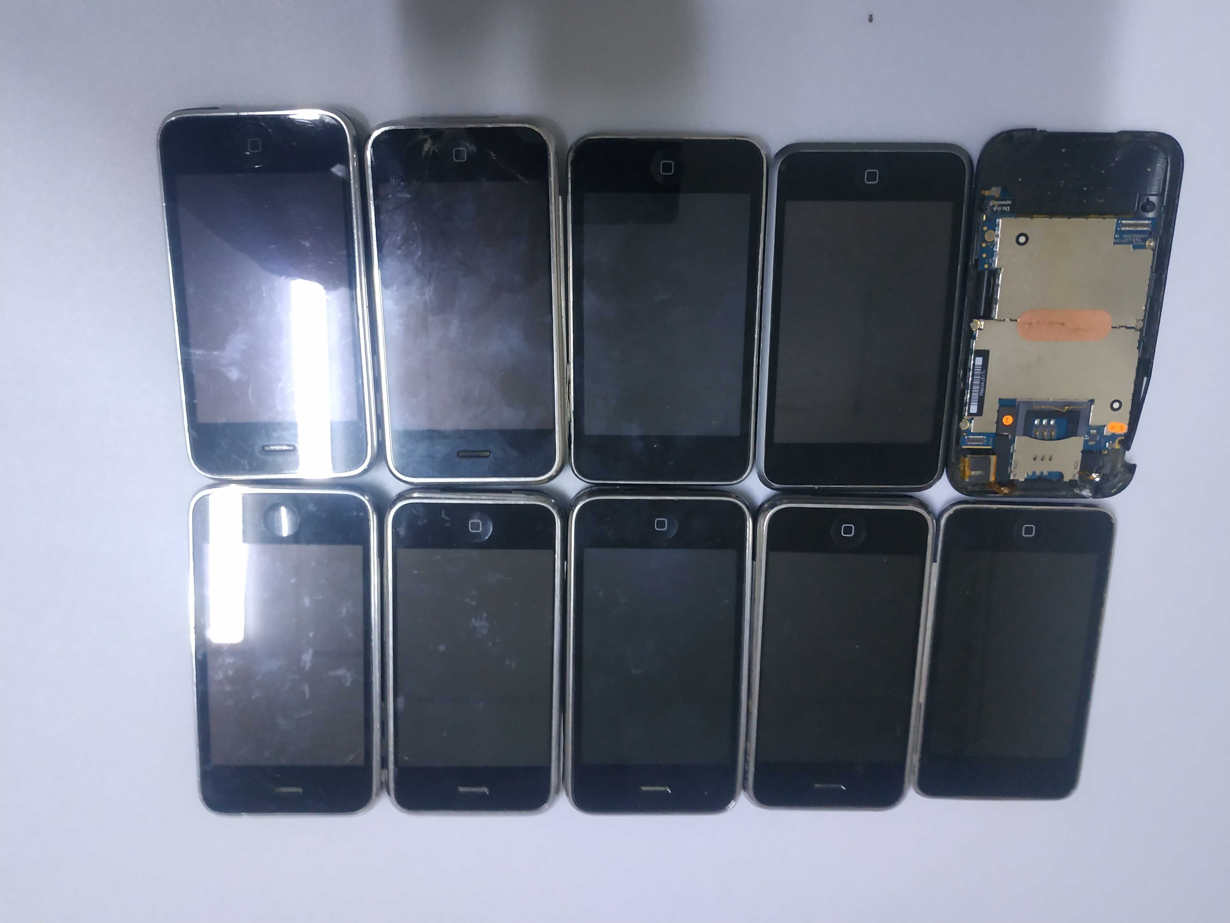 Продам iPhone 2 на запчасти