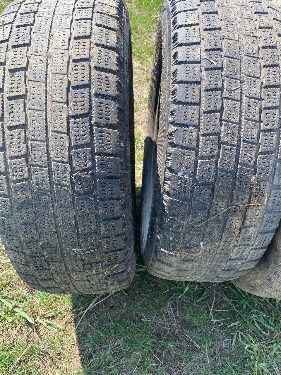 Шины комплект 215/60/R16