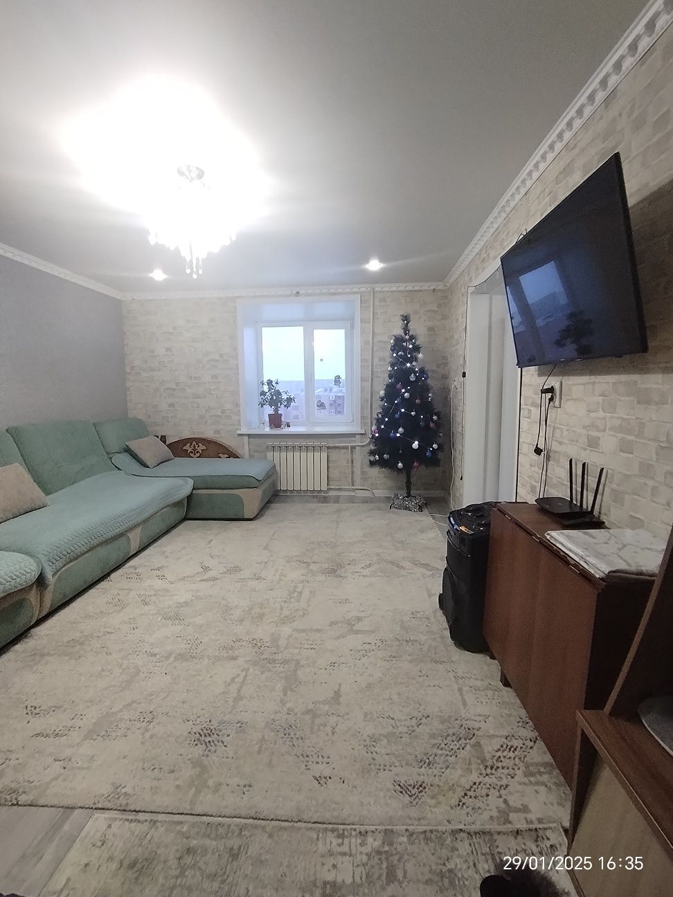 Продам 2- комн квартиру в 7/52, тёплая !!!