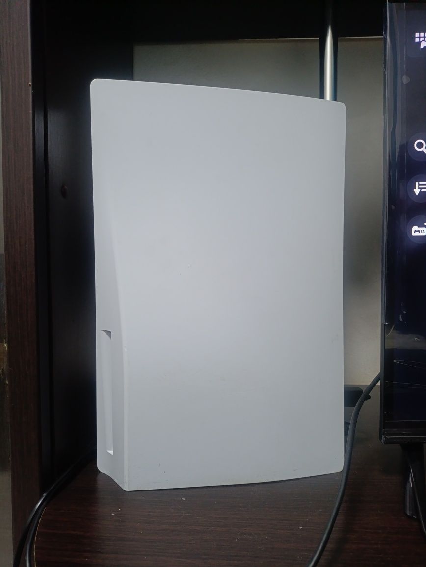 PS5  с дисководом + 2 джойстика + 13 топ-игр+ телевизор в подарок