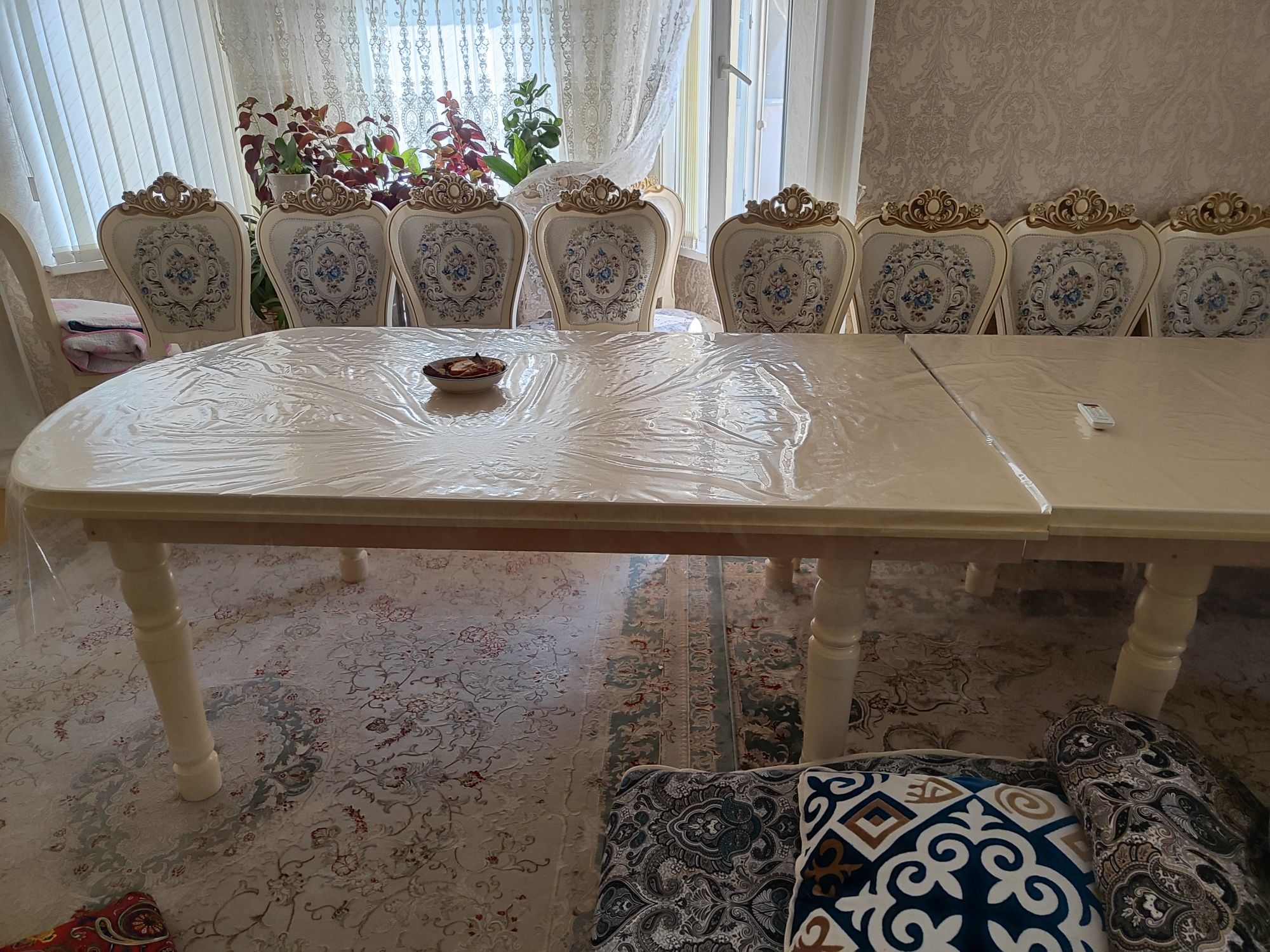 Столы со стульями