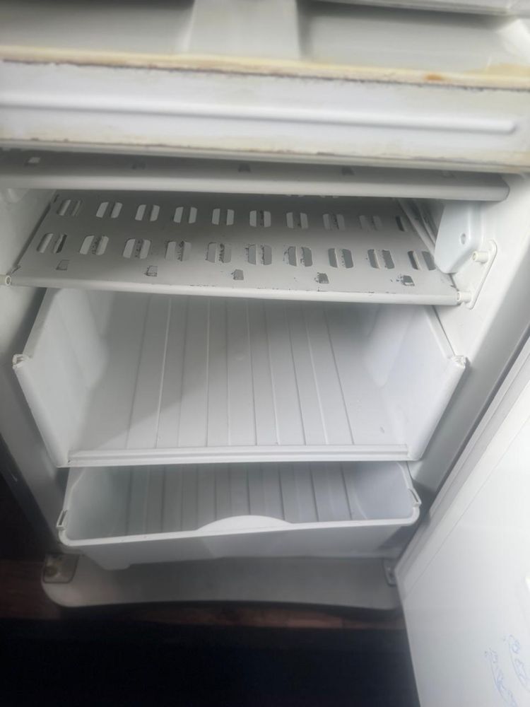 Продаю Холодильник Индезит б/у