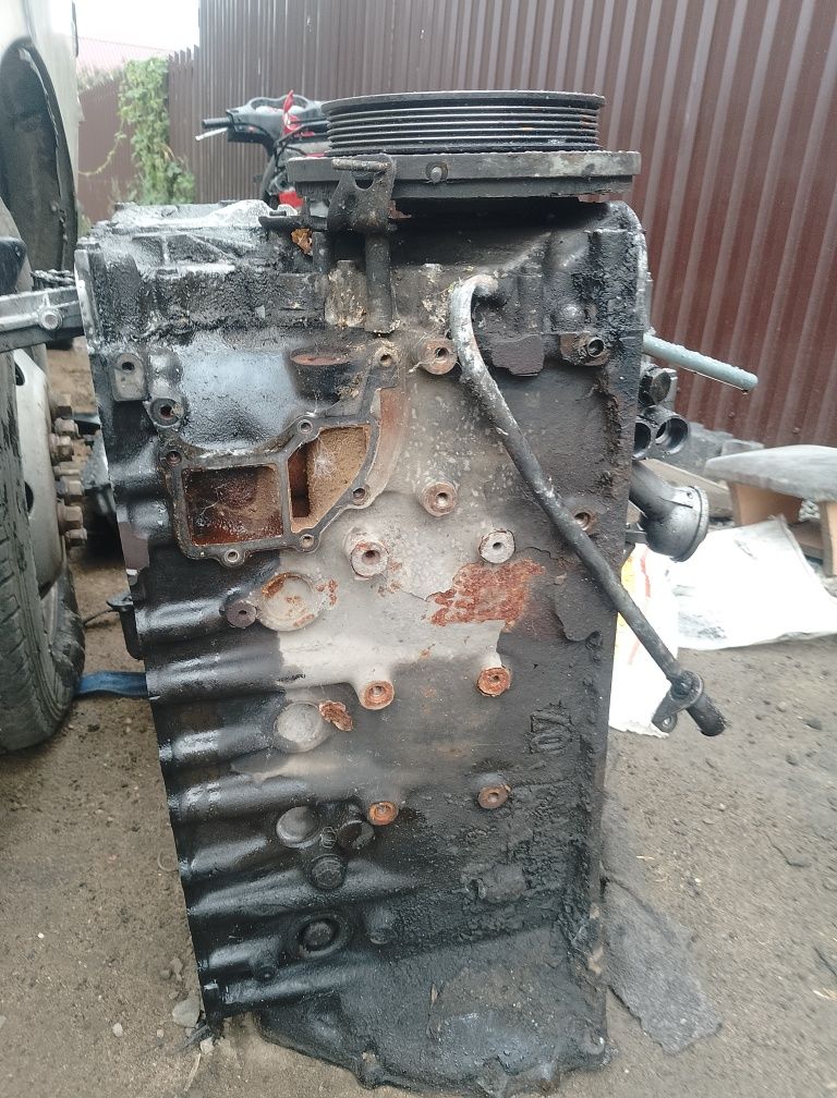 Продам  блок с коленвалам ом605