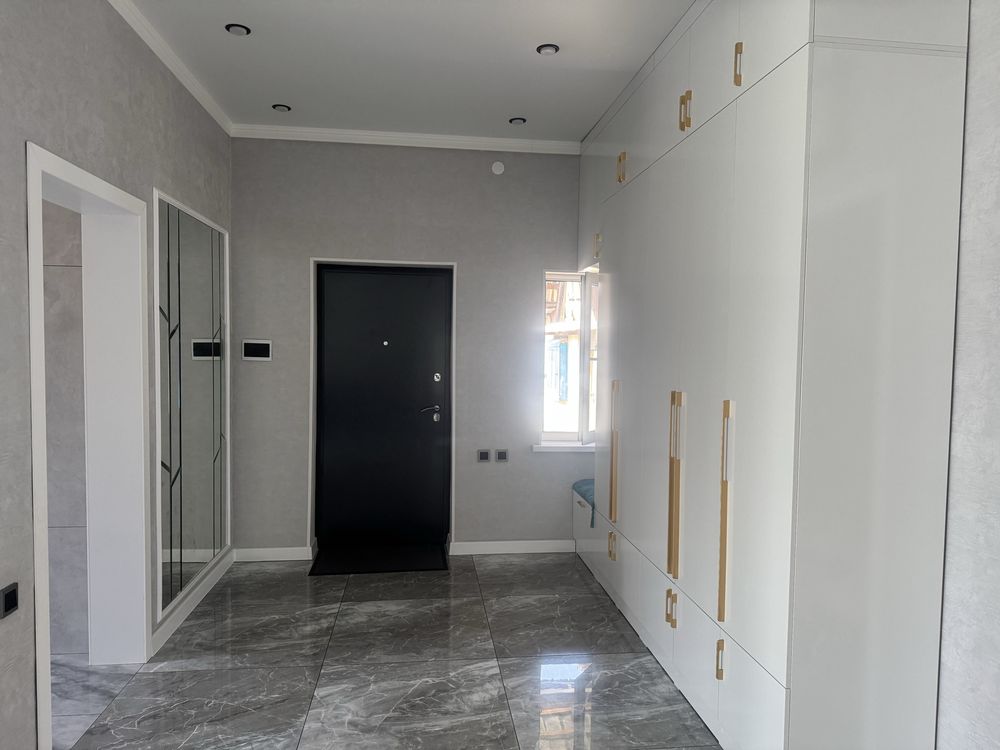Продам дом 8ком 288кв