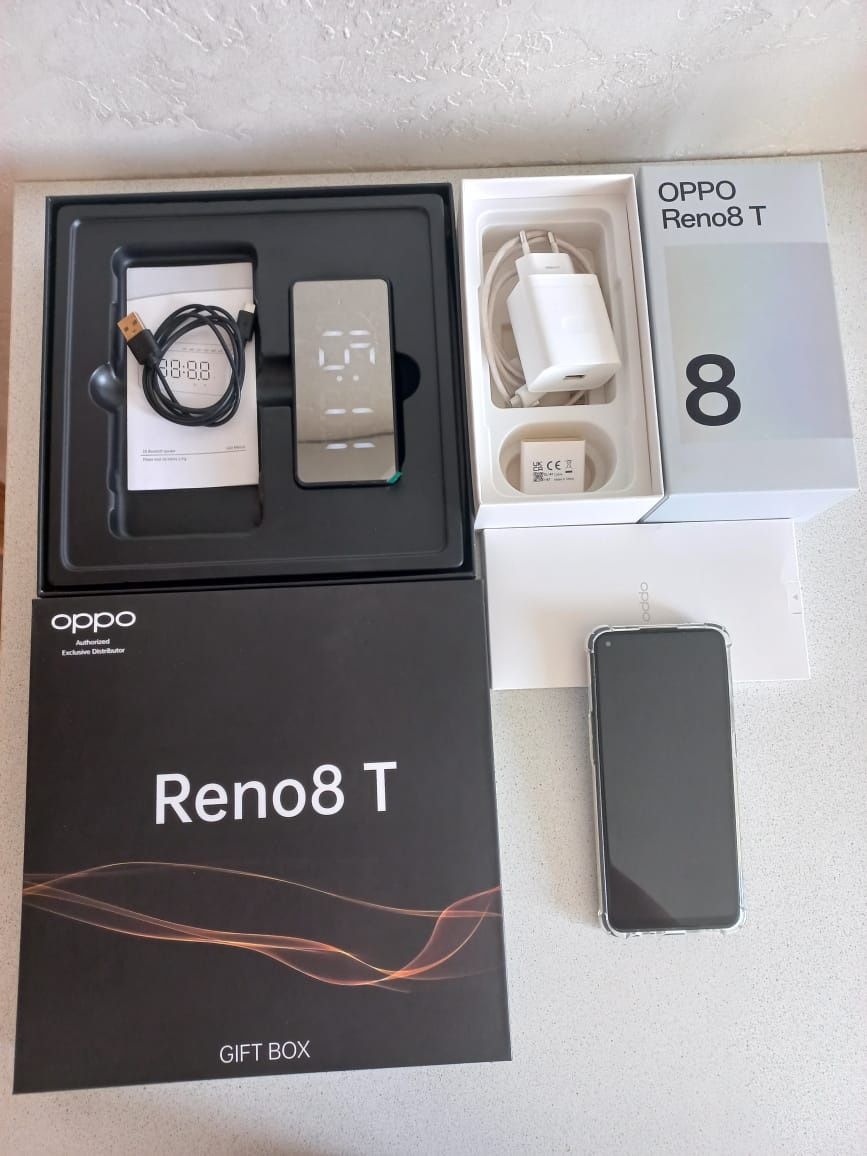 Oppa Reno T8 все в оригинале минусов нет