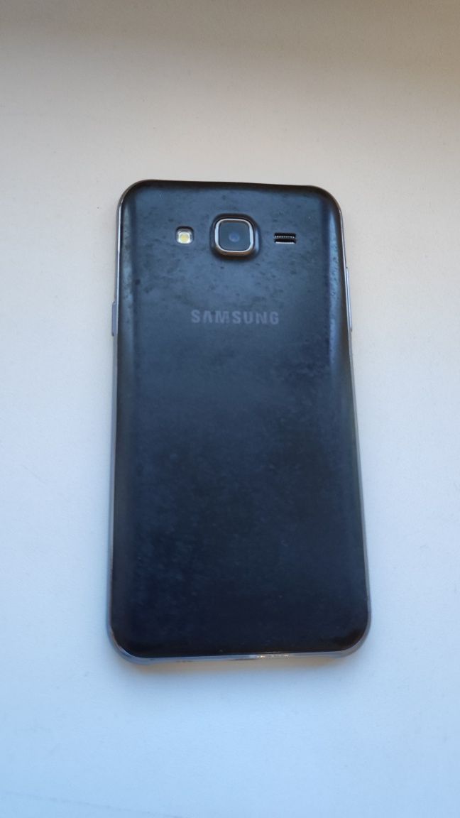 Продам на запчасти телефон Galaxy J5