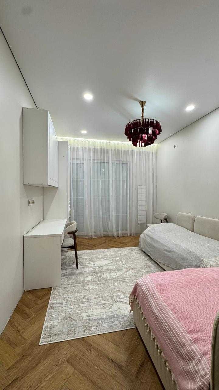 4-комнатная квартира · 145 м² · 2/18 этаж, Курмангазы