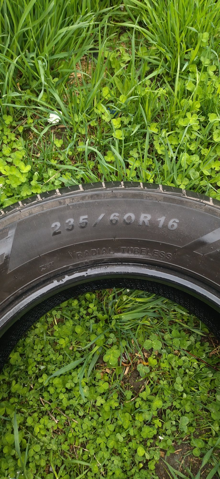 Продам шины 235 60 R16