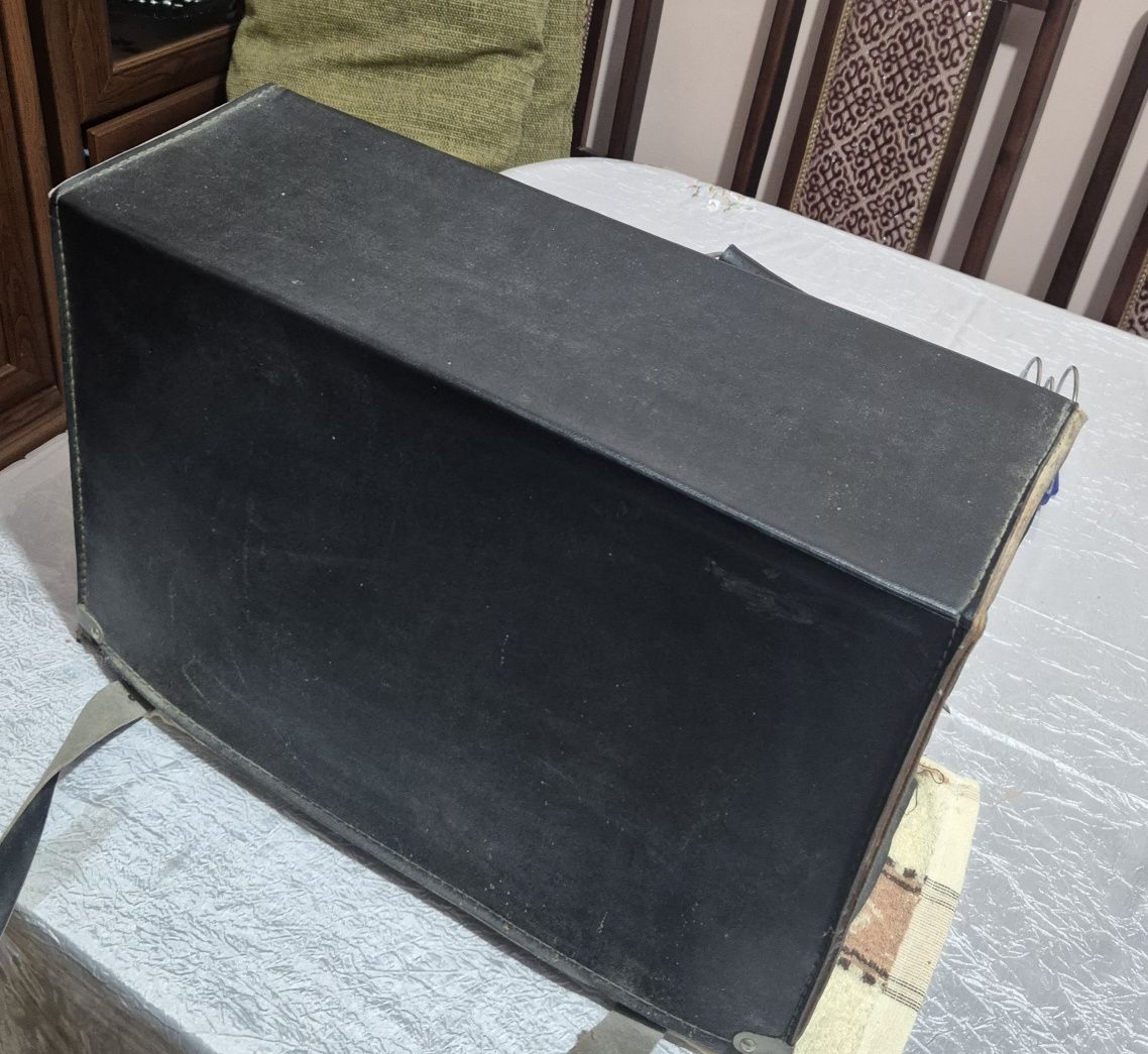 Продам электрическую швейную машинку