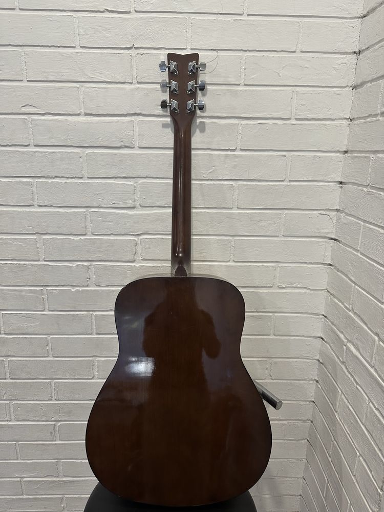 продается гитара Yamaha