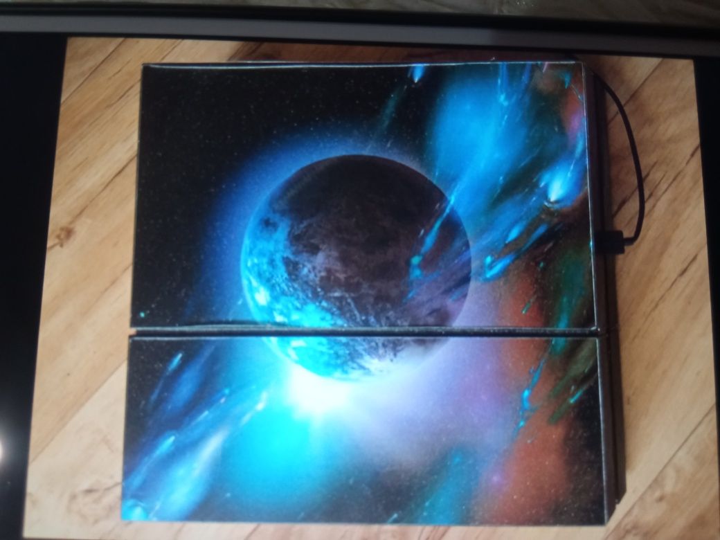 СРОЧНО ПРОДАМ Приставка PS 4 в хорошем состоянии