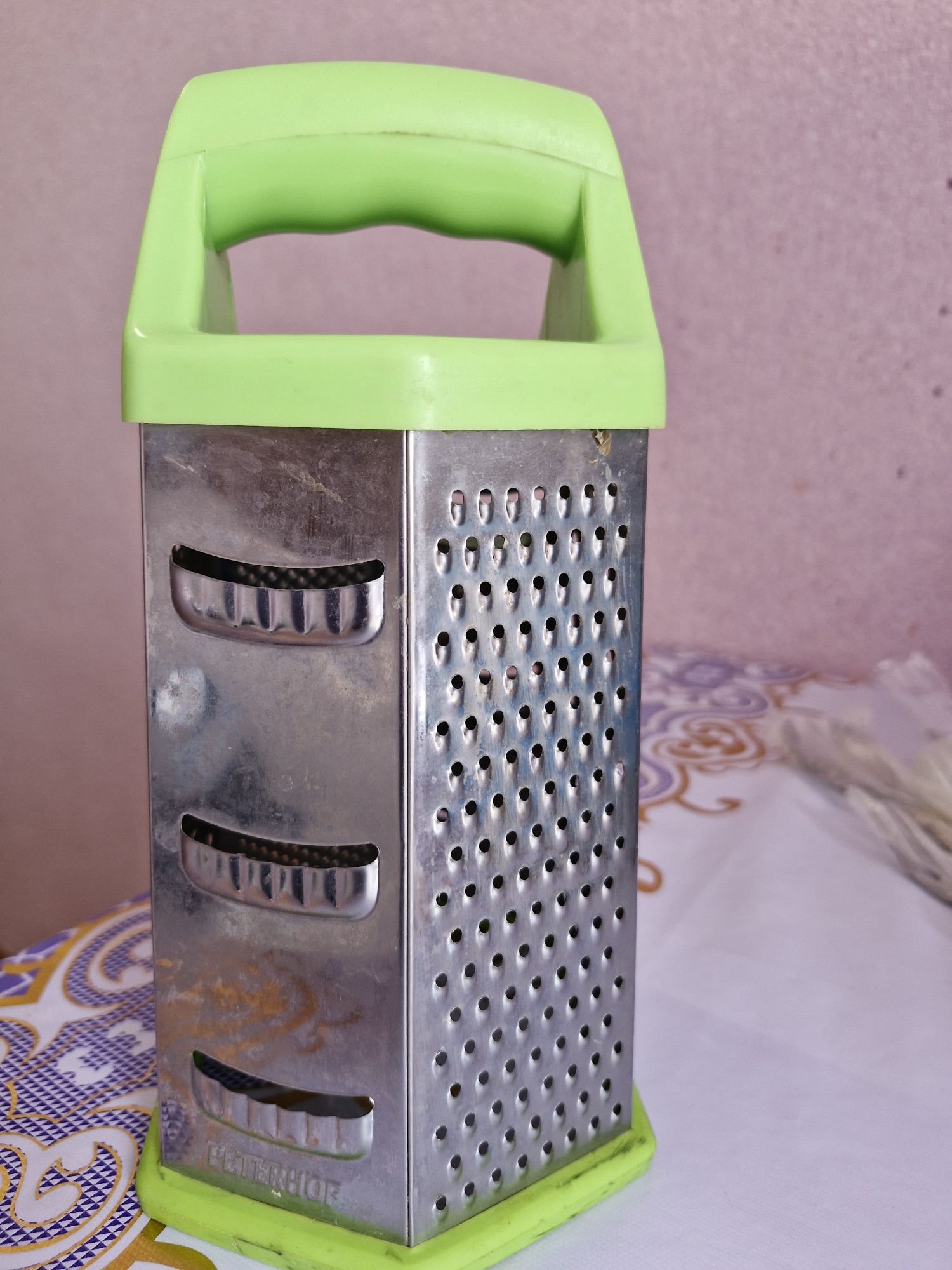 Продам  глубокие тарелки