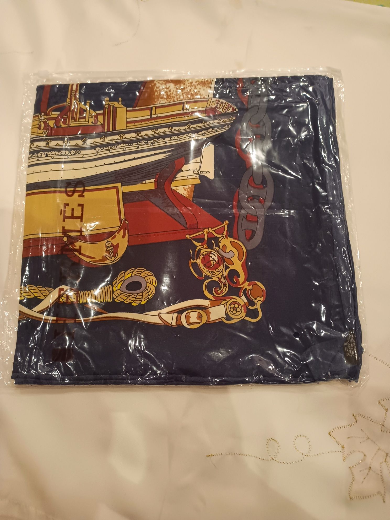 Продам спортивные костюмы, мужские кофты, платки