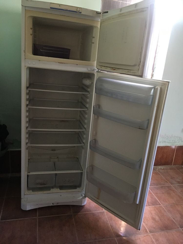 Продам холодильник б/у