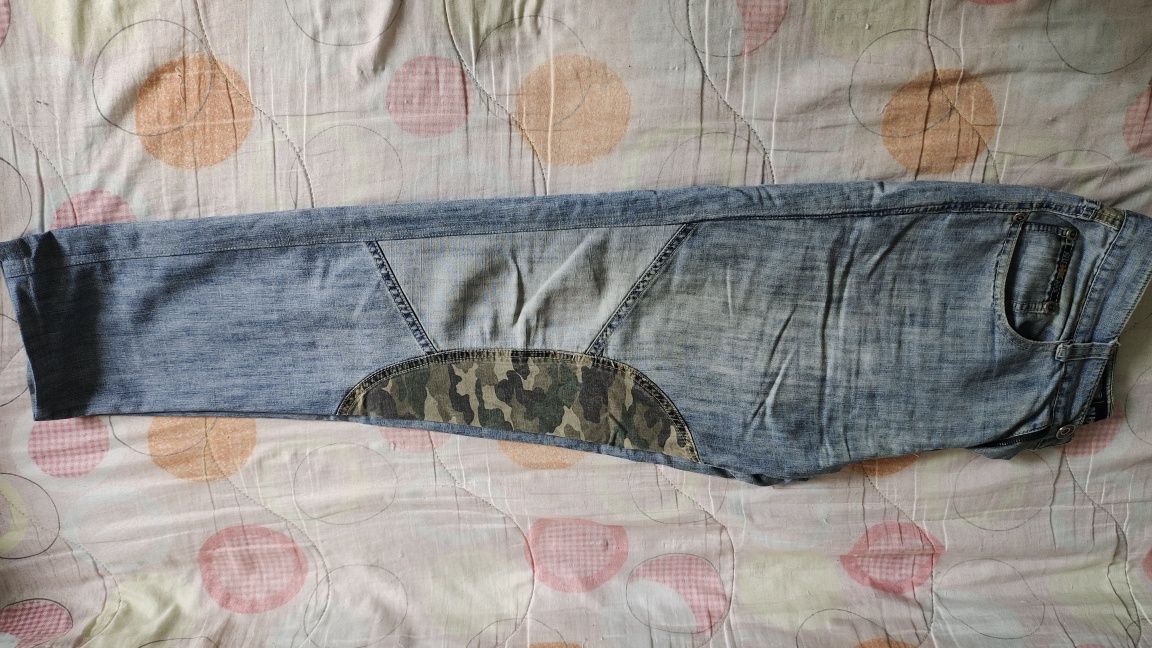 Продам мужские джинсы