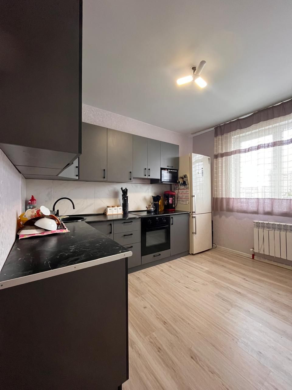 Продам 3-х комнатную квартиру 95 м.кв. Базовая 4/6.