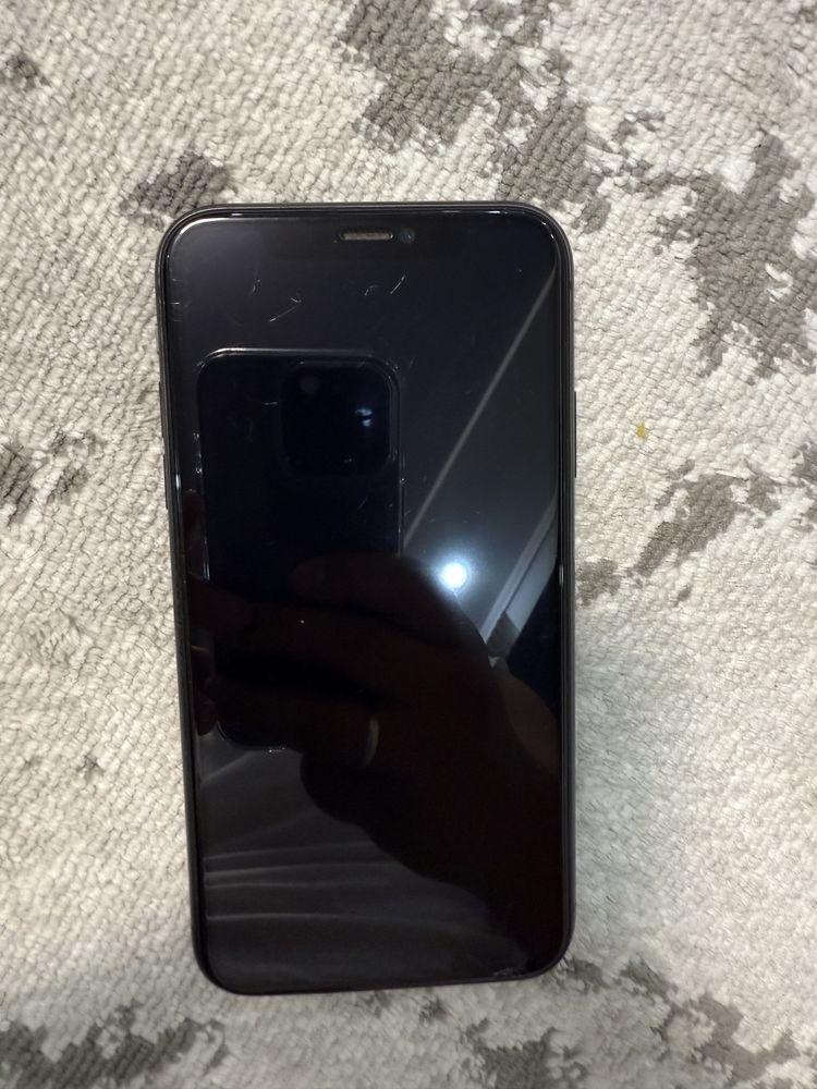 Продам iPhone 11