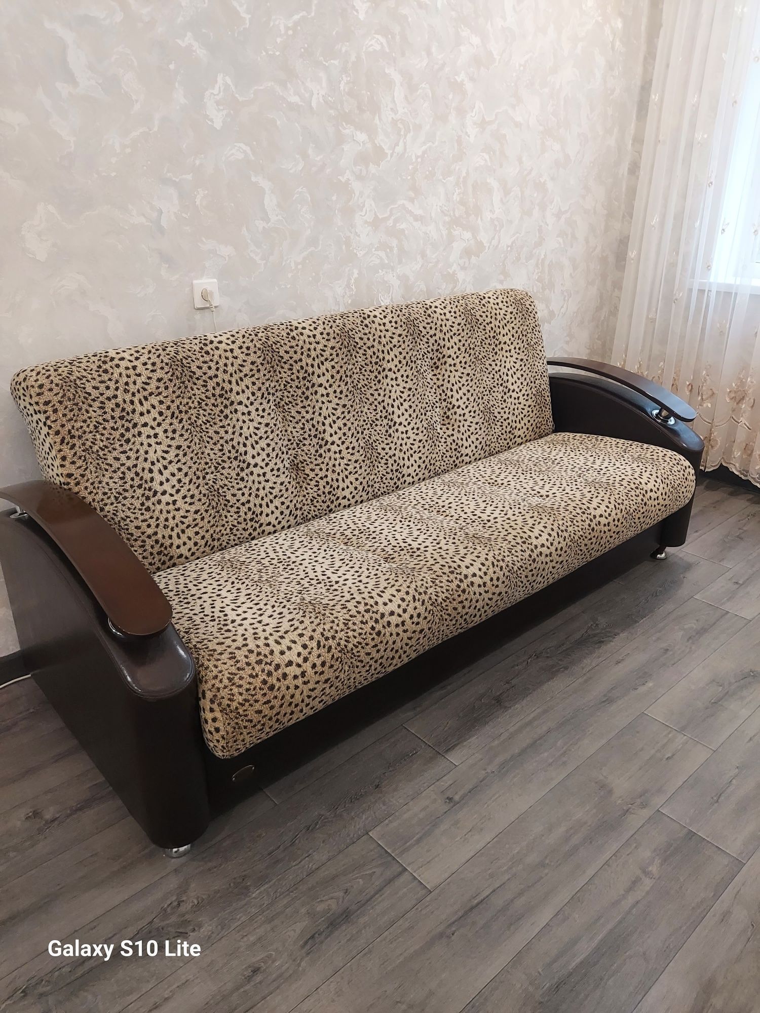 Продам диван книжка