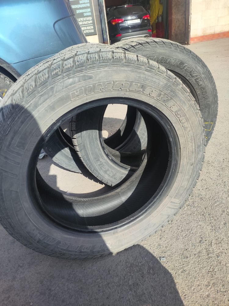 Продам зимнюю резину 255 на 55 R18