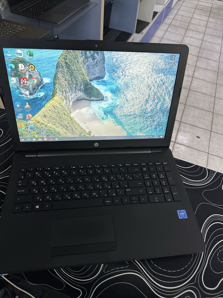 Гарантия HP Celeron N3060/ОЗУ-4ГБ/ССД-128ГБ емкость 100% в хорошем сос