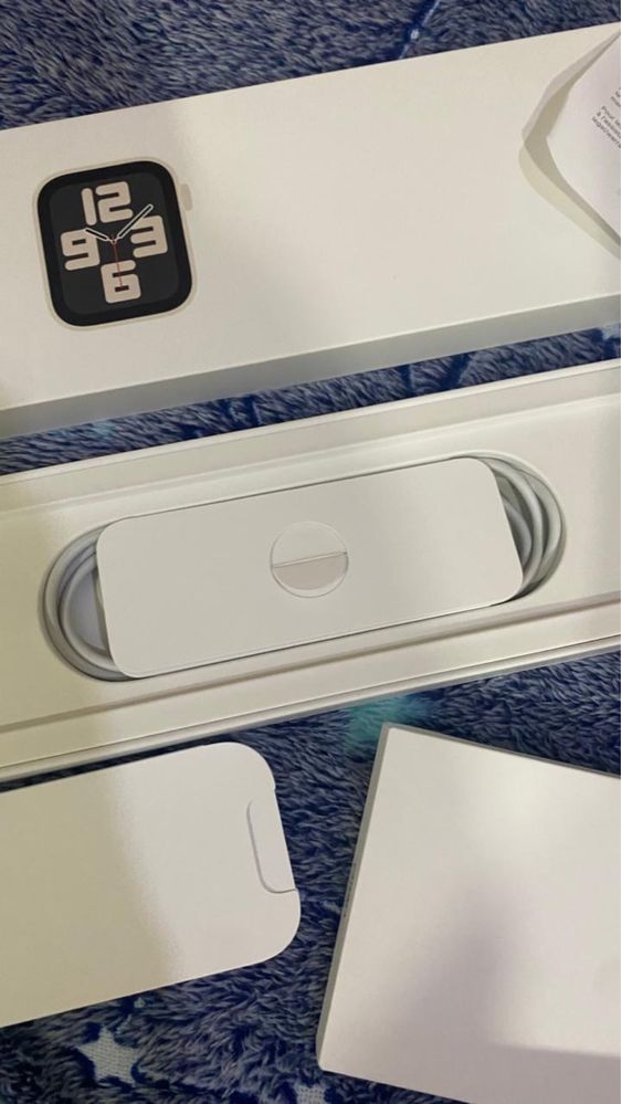 Продам Apple Watch SE 40мм