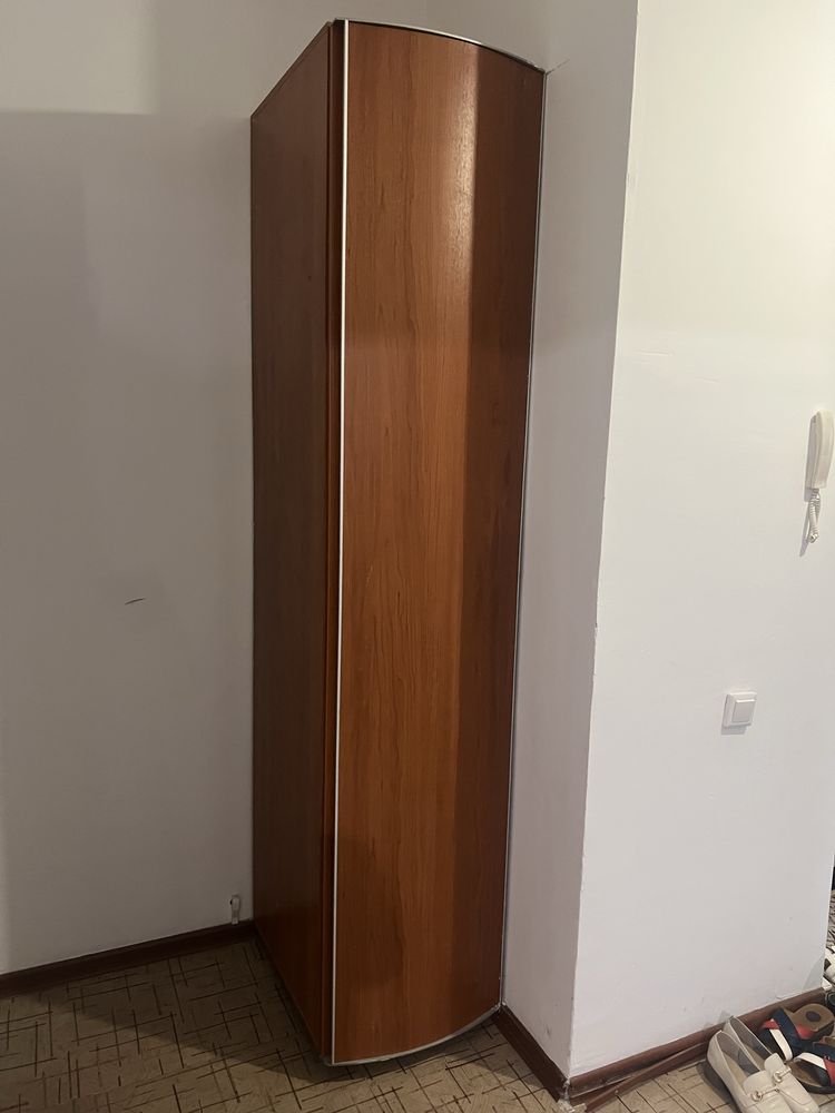 Угловой шкаф в прихожую / комнату