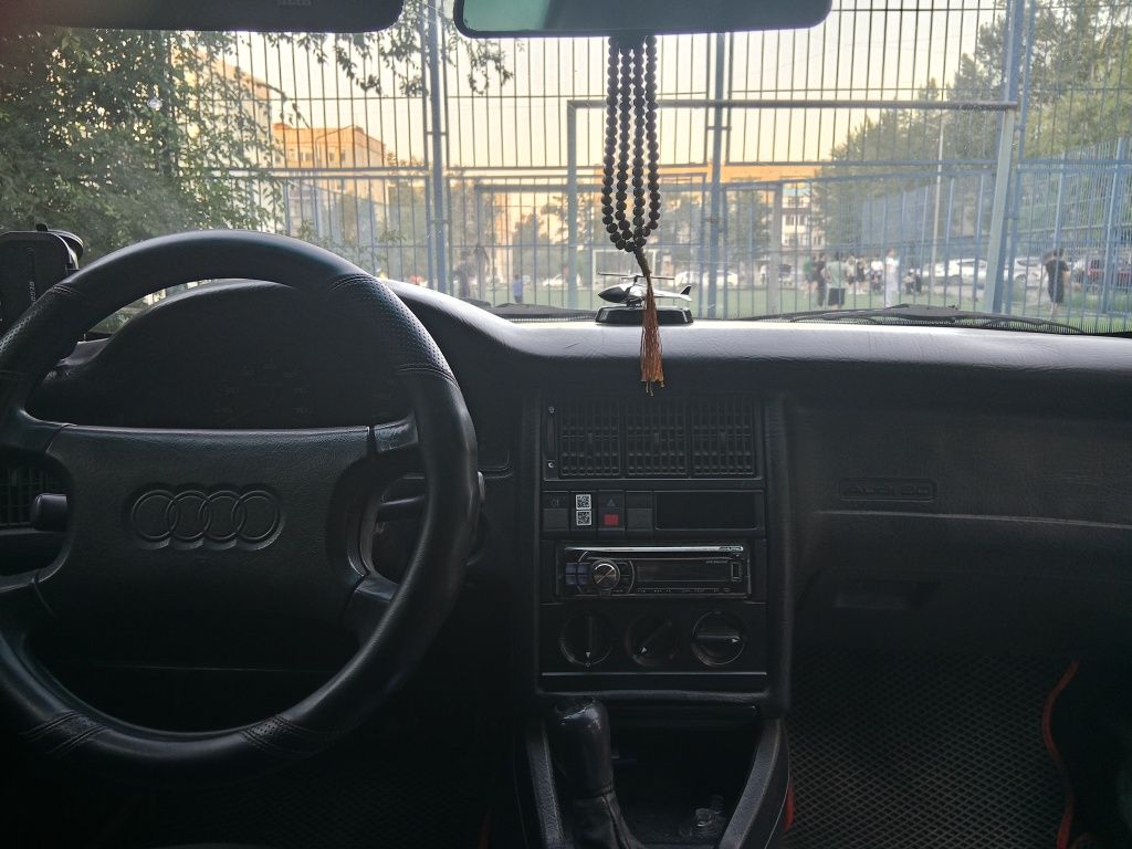 Продам Ауди 80 б4