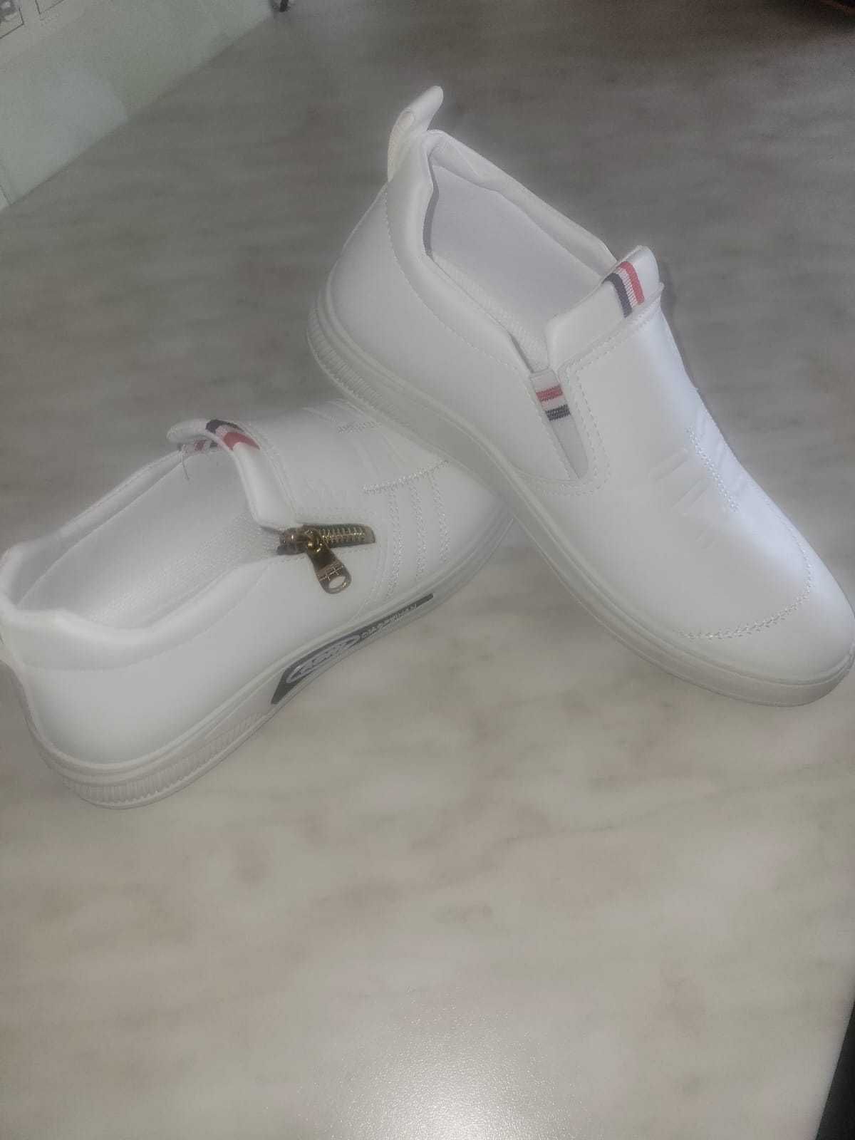 Продам кроссовки жен 40-41 р-ра, новые