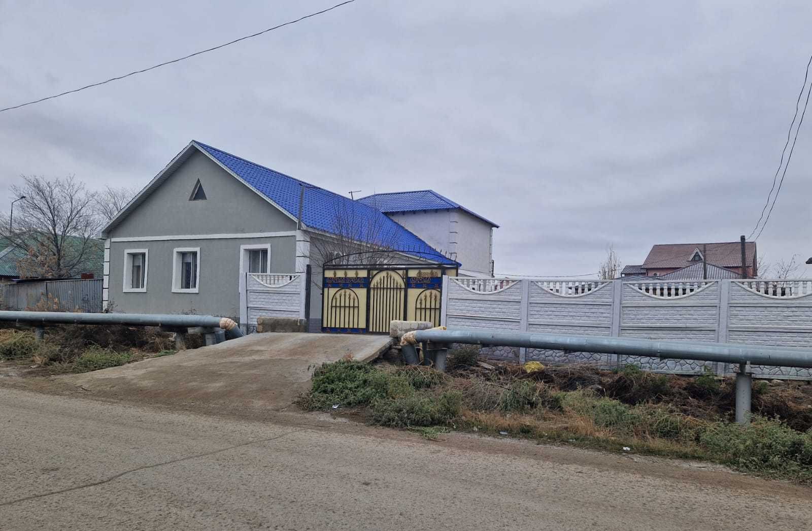 Жилой дом с земельным участком