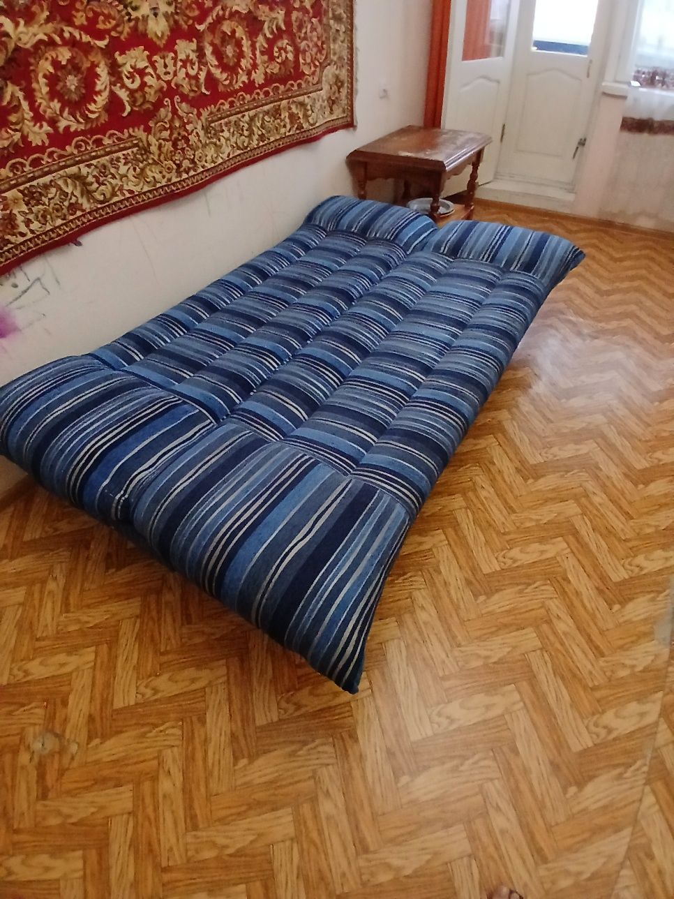 Диван и два кресла