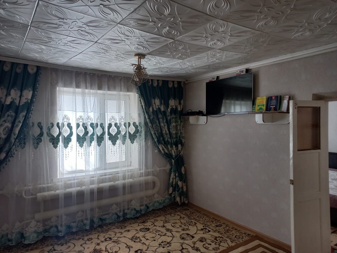 Продается дом в селе Ровное с участком 20 соток