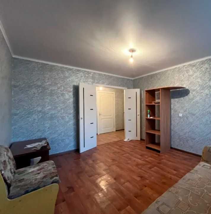 Продам 2-комн квартиру улучшенной планировки по пр.Республики 32