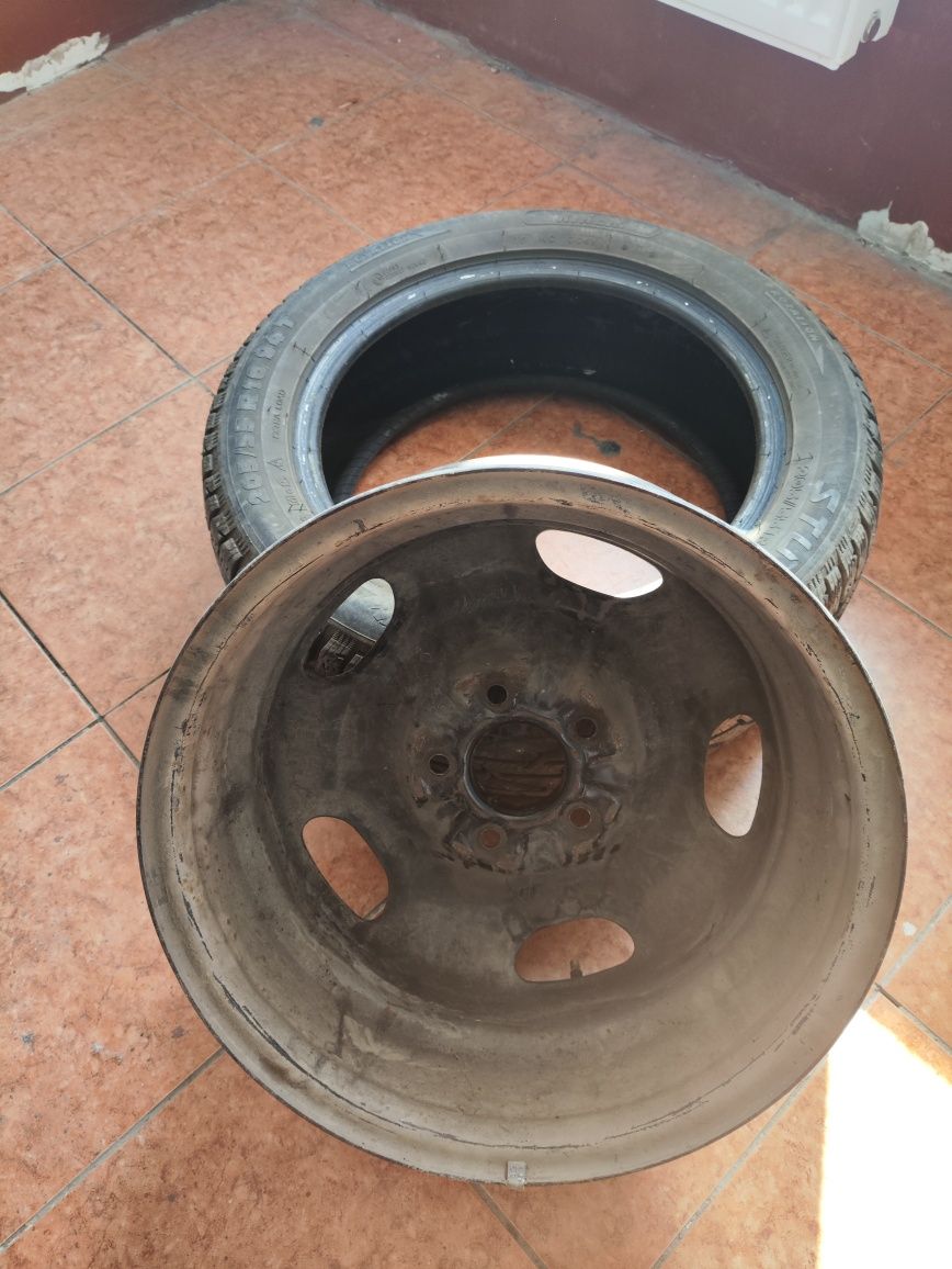 Диск R16, разболтовка 5/100,вместе с зимней покрышкой на Toyota