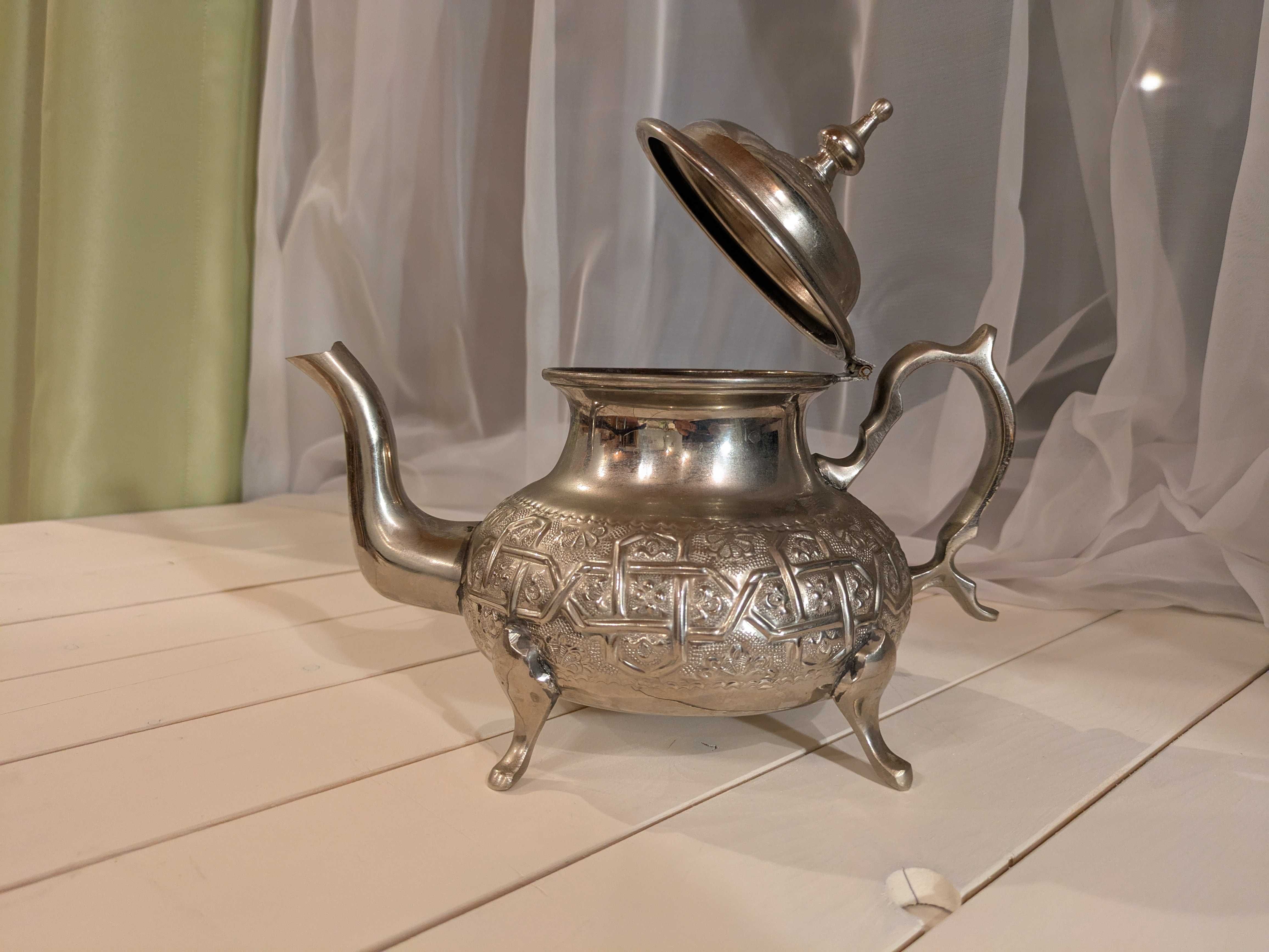 Продам чайник металлический