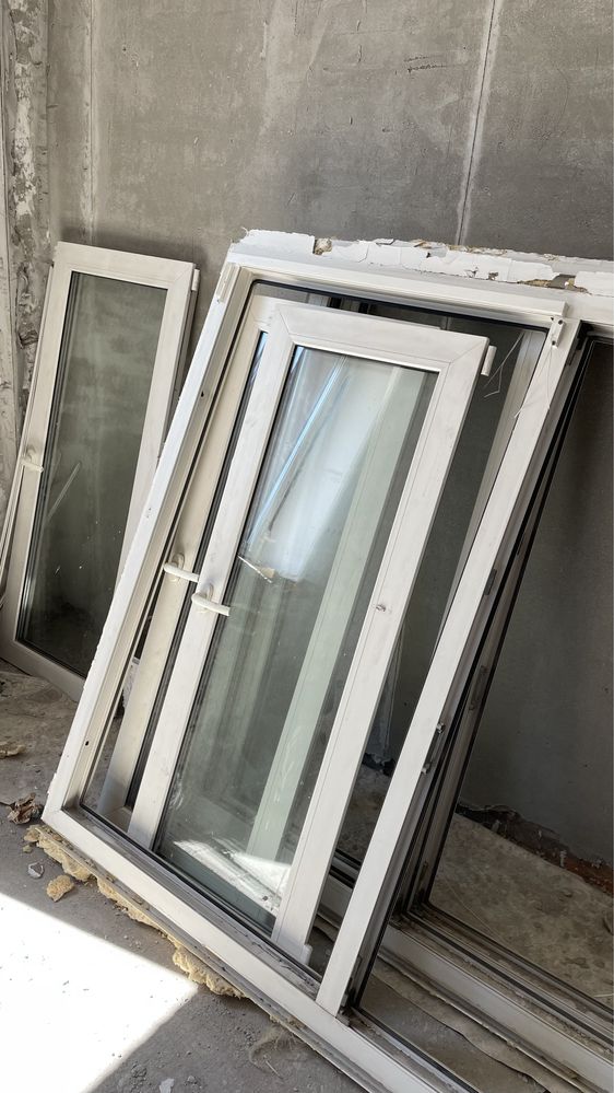 Продам окна пластиквые б/у хорошем состояние