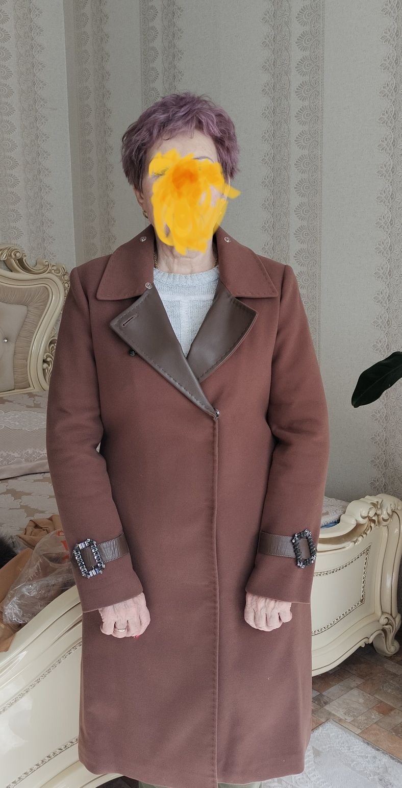 Новое пальто, утеплён.Турция