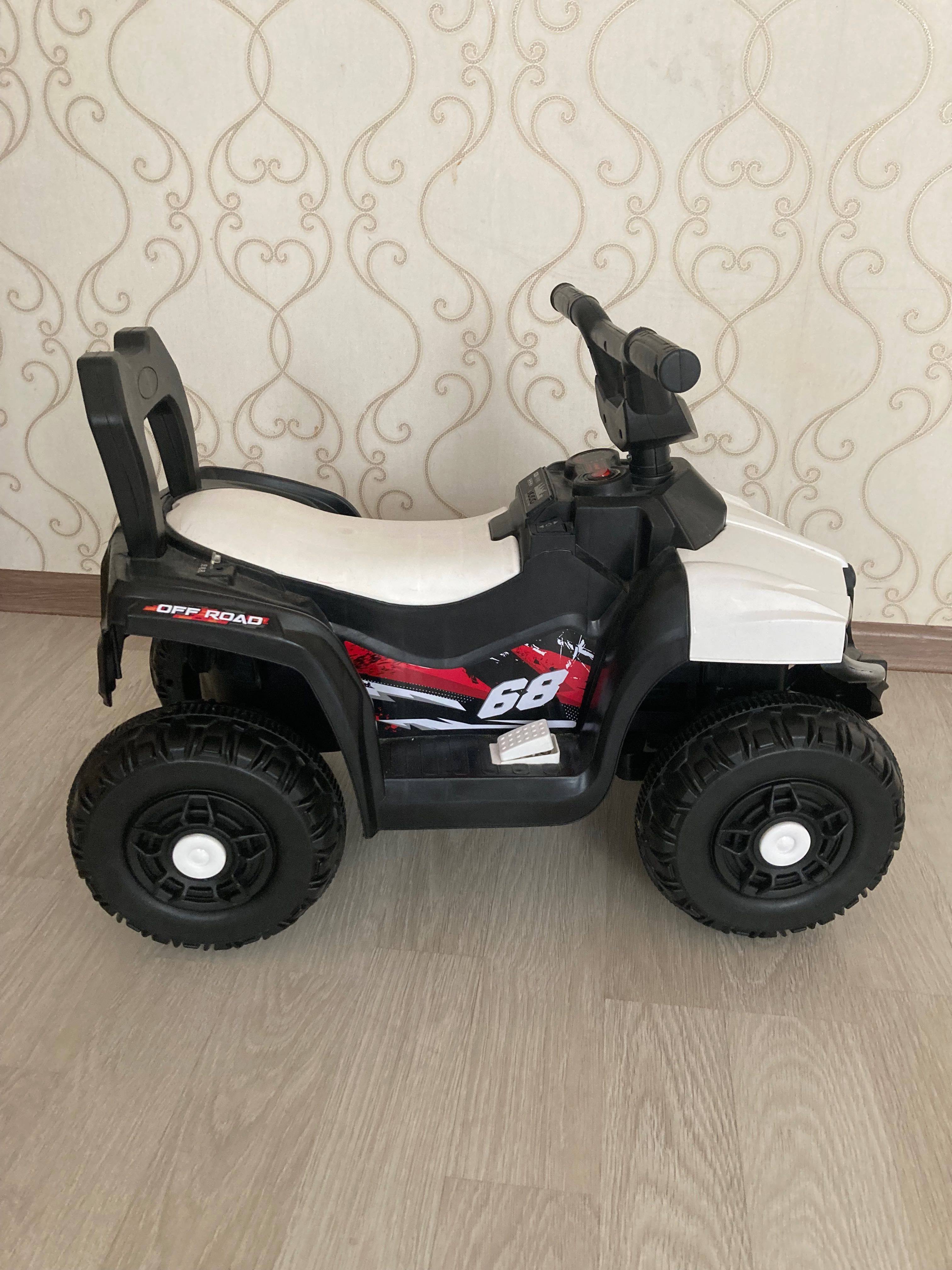 Игрушечная машина за 15000 тг с пультом управления
