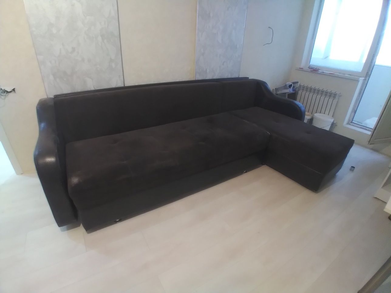 Диван за 35 тыс. б/у 3,5 м в длину на 3 спальных места