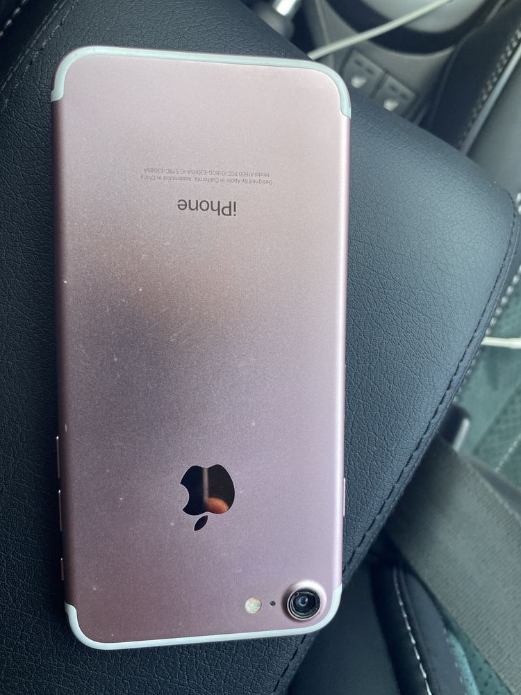 IPHONE не включается на запчасти