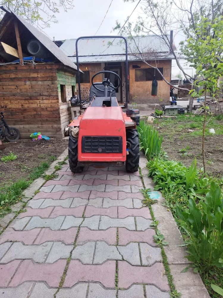 Продам мини-трактор полноприводный,МТЗ 132