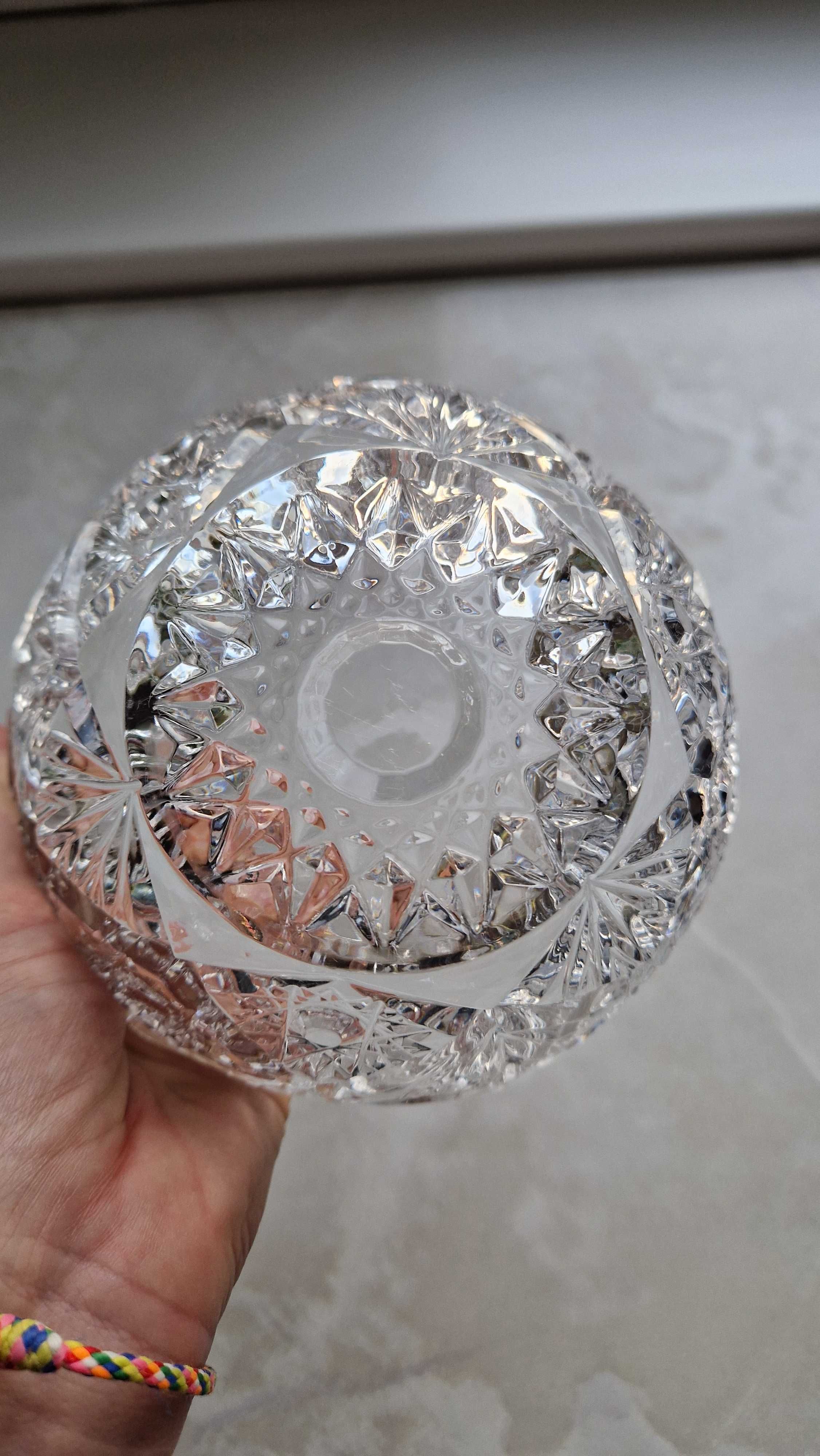 Продам хрустальную конфетницу (пр-во СССР)