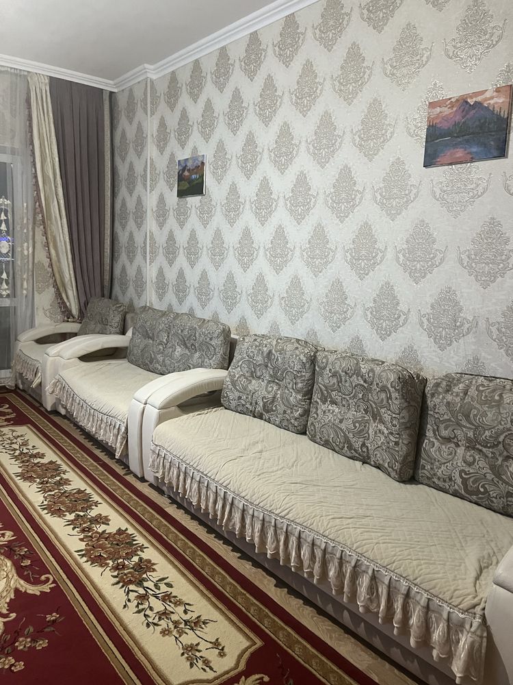 Диван тройка в хорошем состоянии