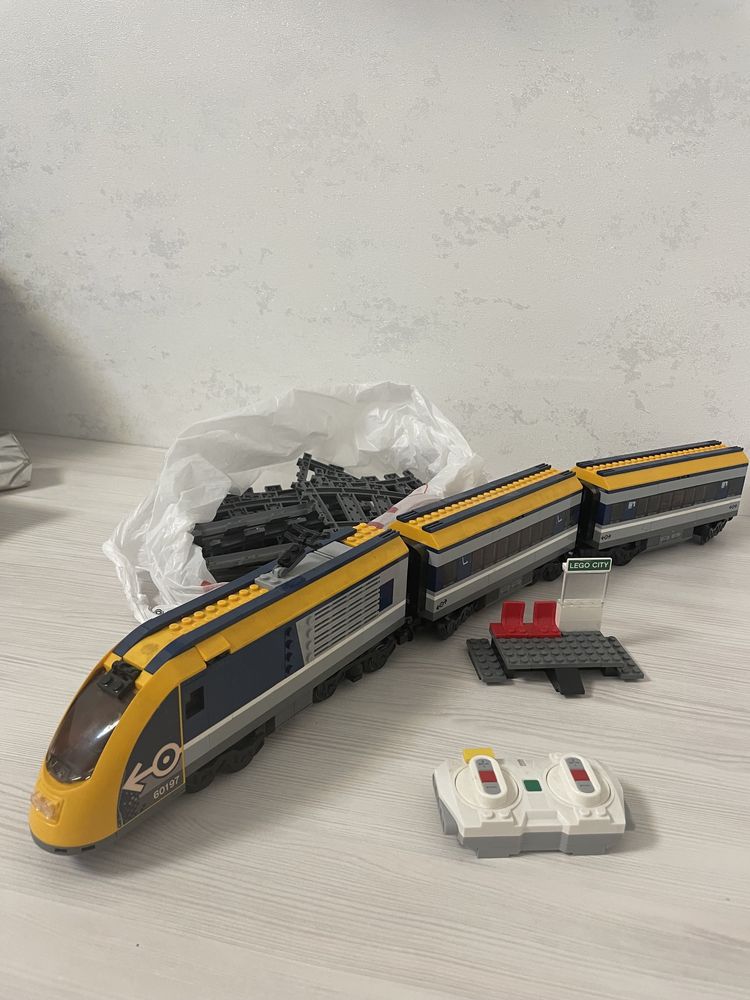 Конструктор LEGO City Trains 60197 Пассажирский поезд
