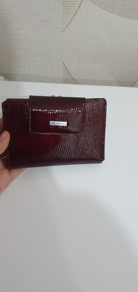 Сумки, кошельки, состояние б/у